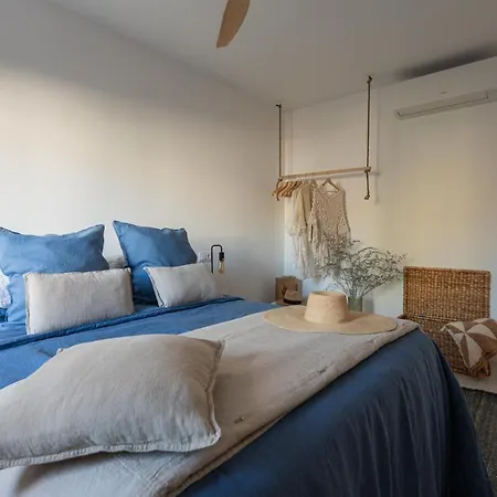 Pharus Retro New Heated Pool Apartment *